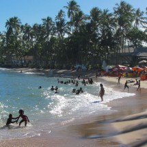 Crowdy beach of Praia do Forte
